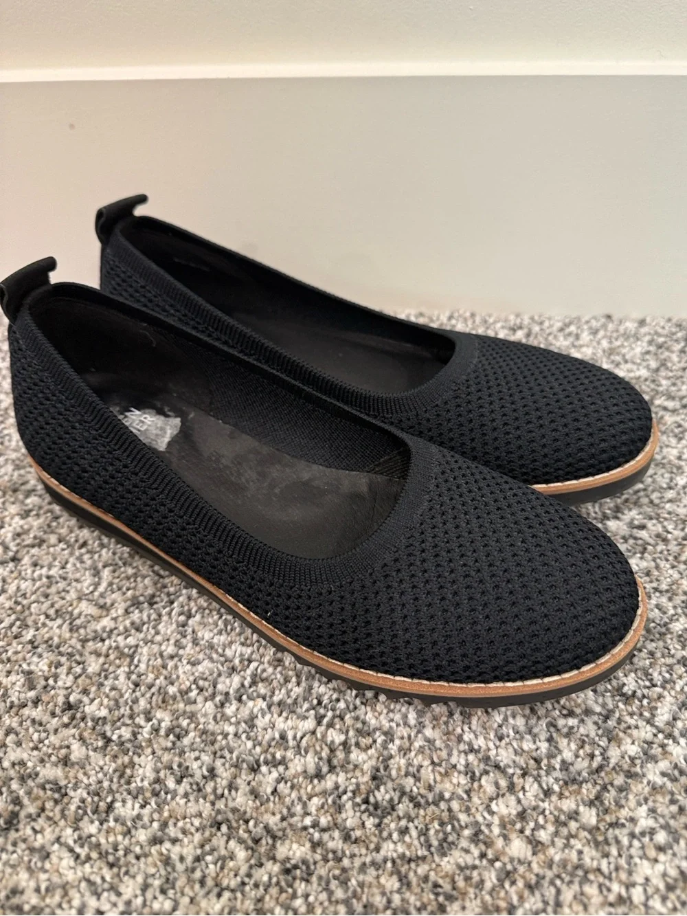 Eileen Fisher Etta Women's Versatile Minimalist Black Flats Tan Trim Size 6.5